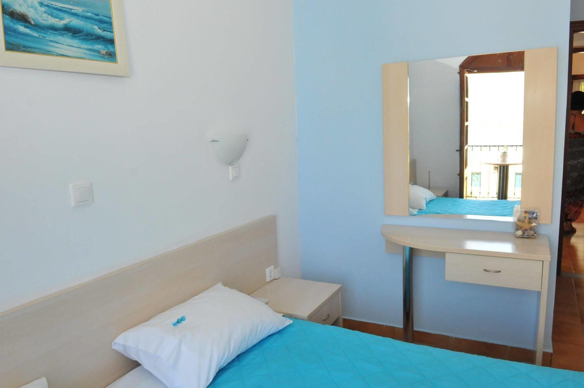 Vouros Palace Masouri Eksteriør billede